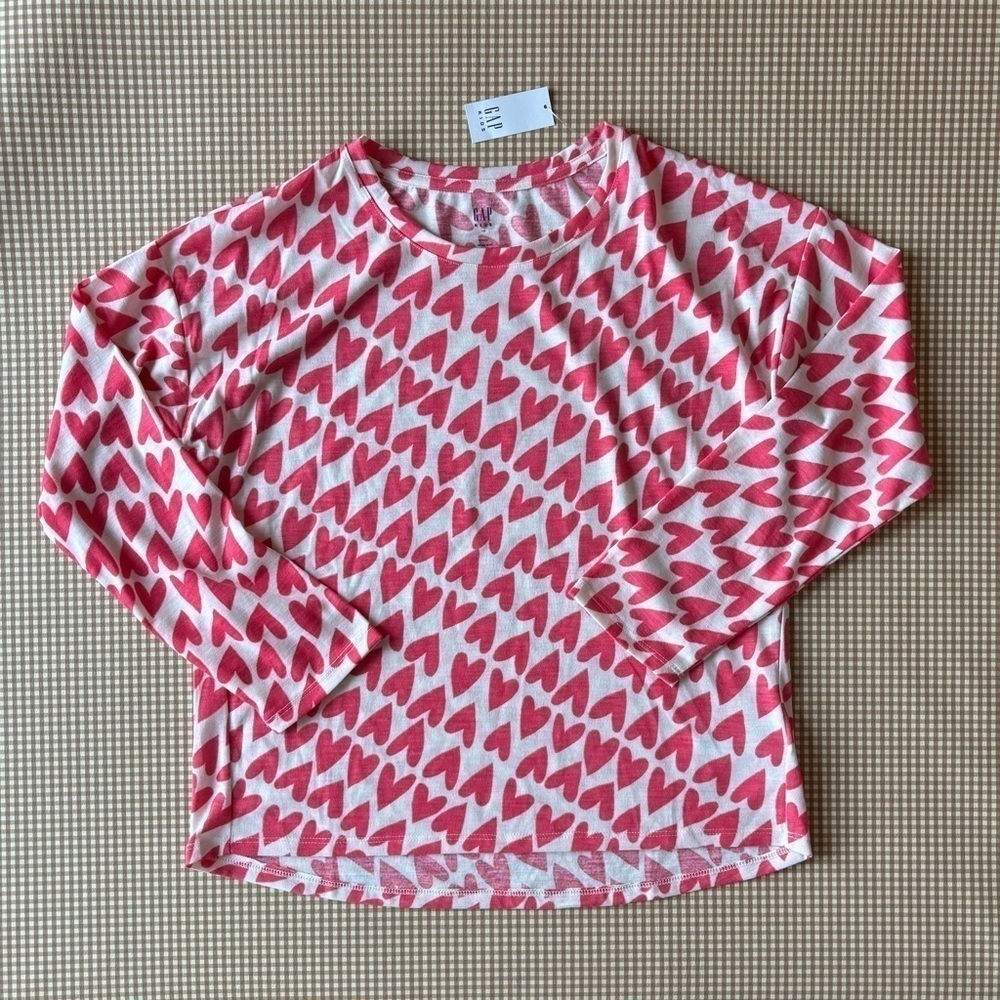 Gap Teen Pajama top. Heart print. NWT. Size 14